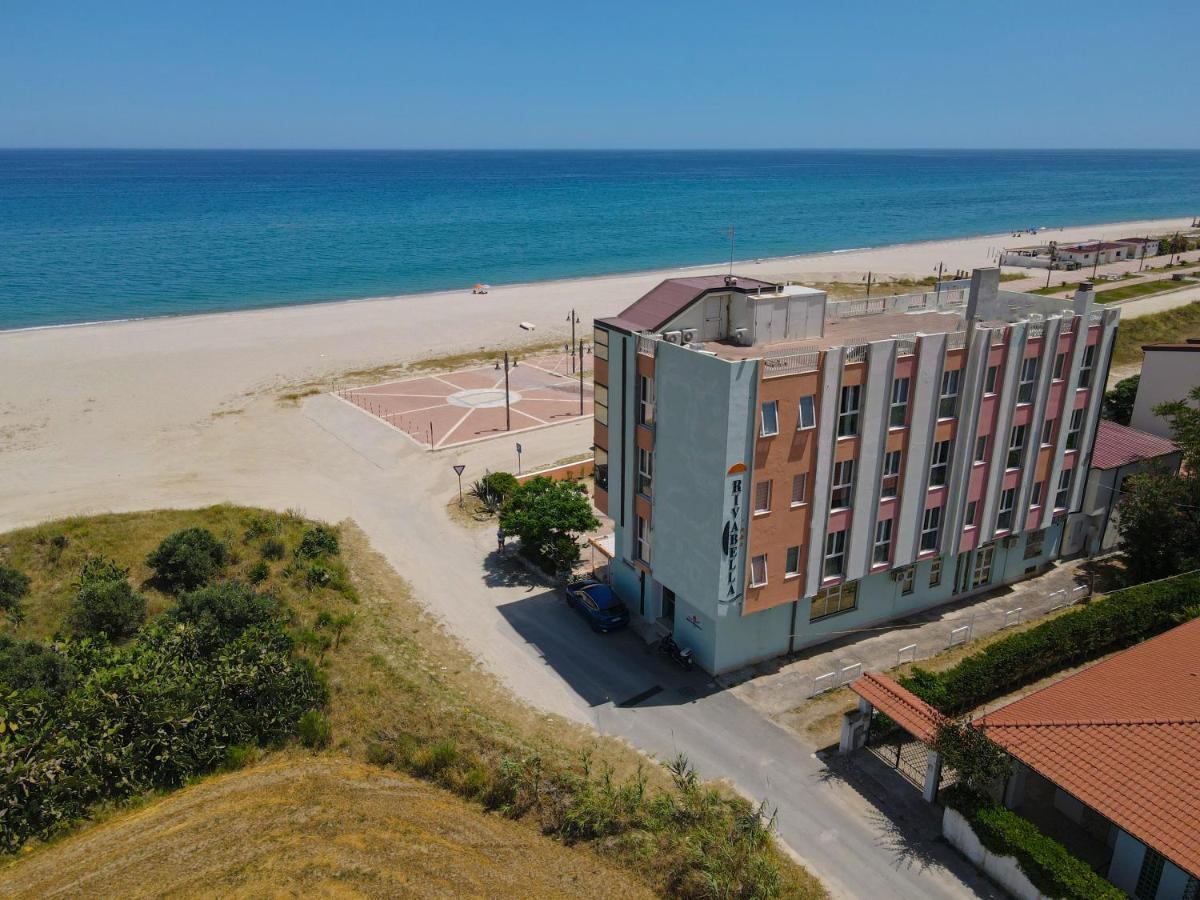 Hotel Rivabella Davoli Exterior photo