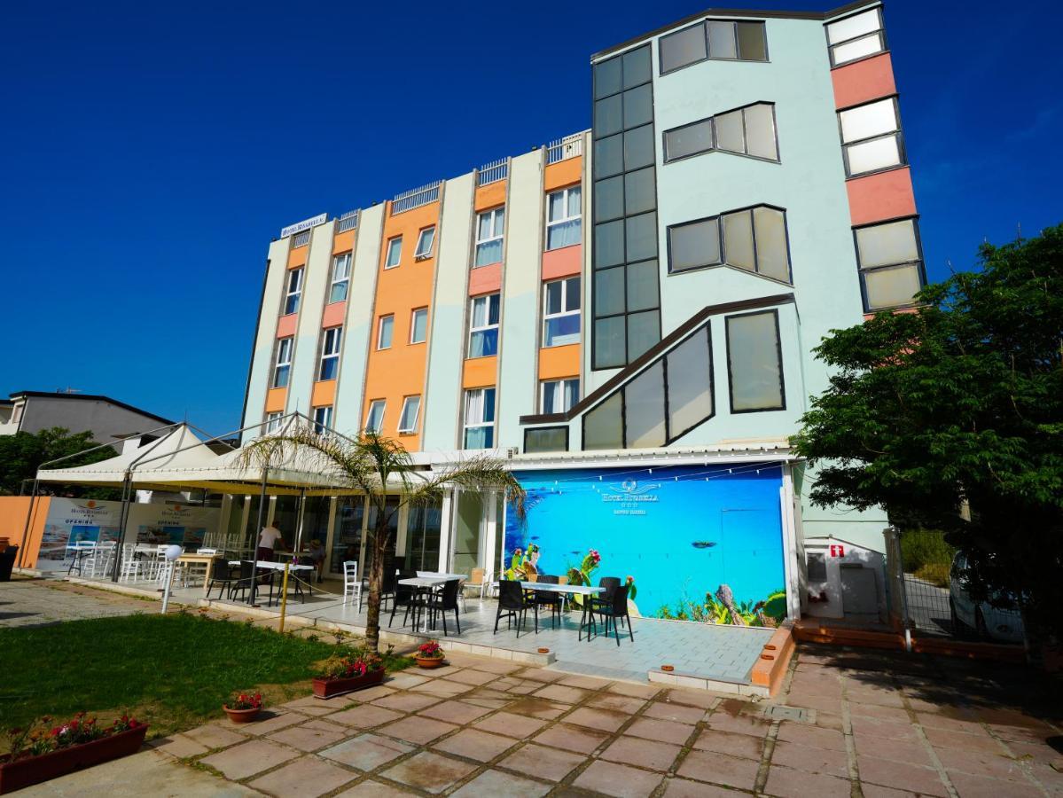 Hotel Rivabella Davoli Exterior photo