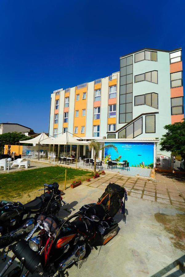 Hotel Rivabella Davoli Exterior photo