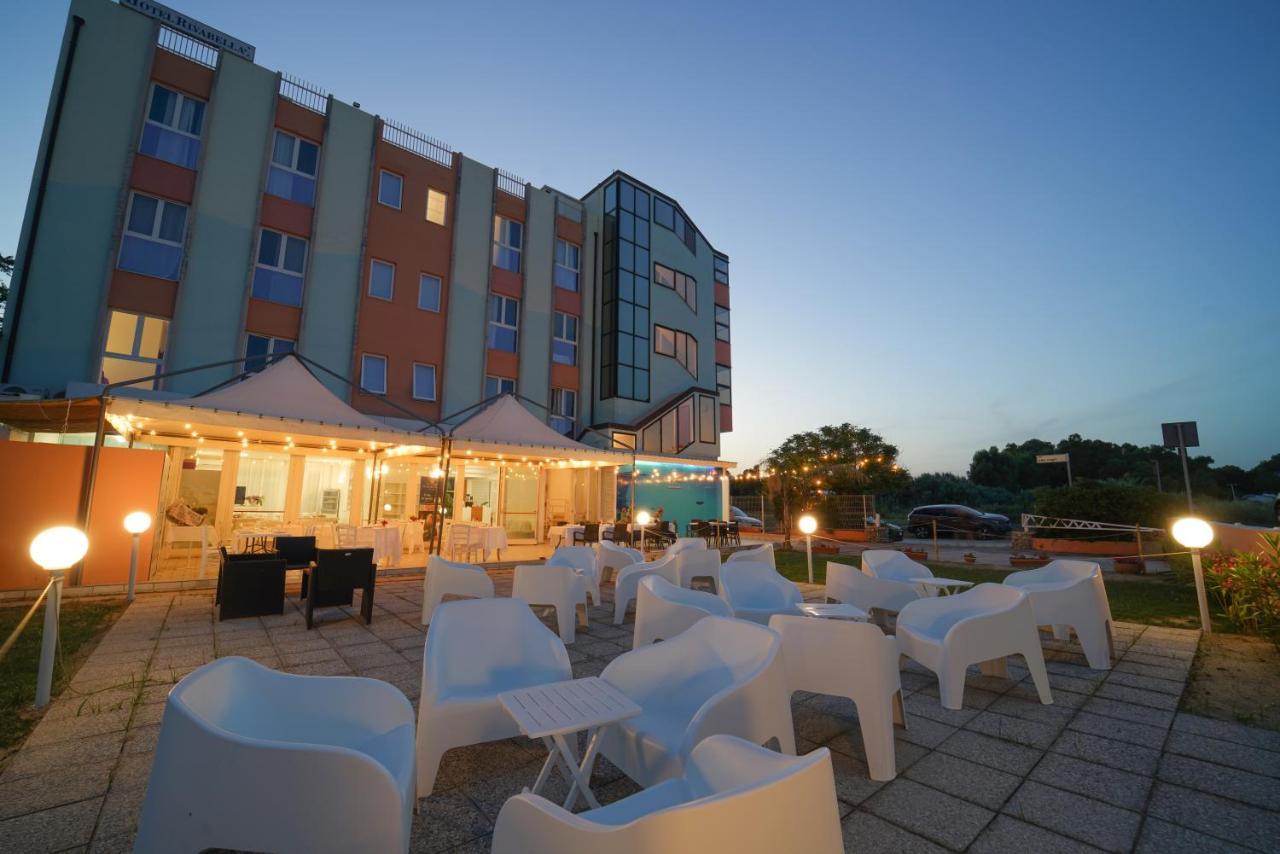 Hotel Rivabella Davoli Exterior photo