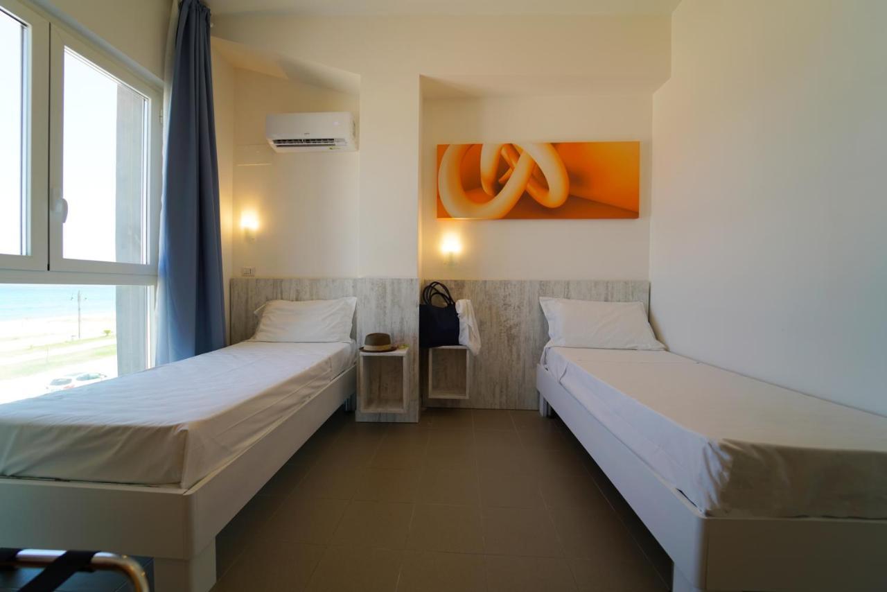 Hotel Rivabella Davoli Exterior photo