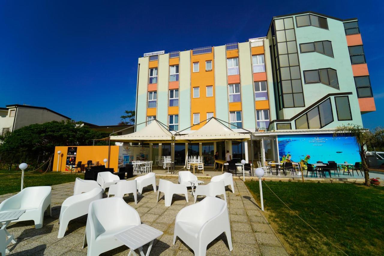 Hotel Rivabella Davoli Exterior photo
