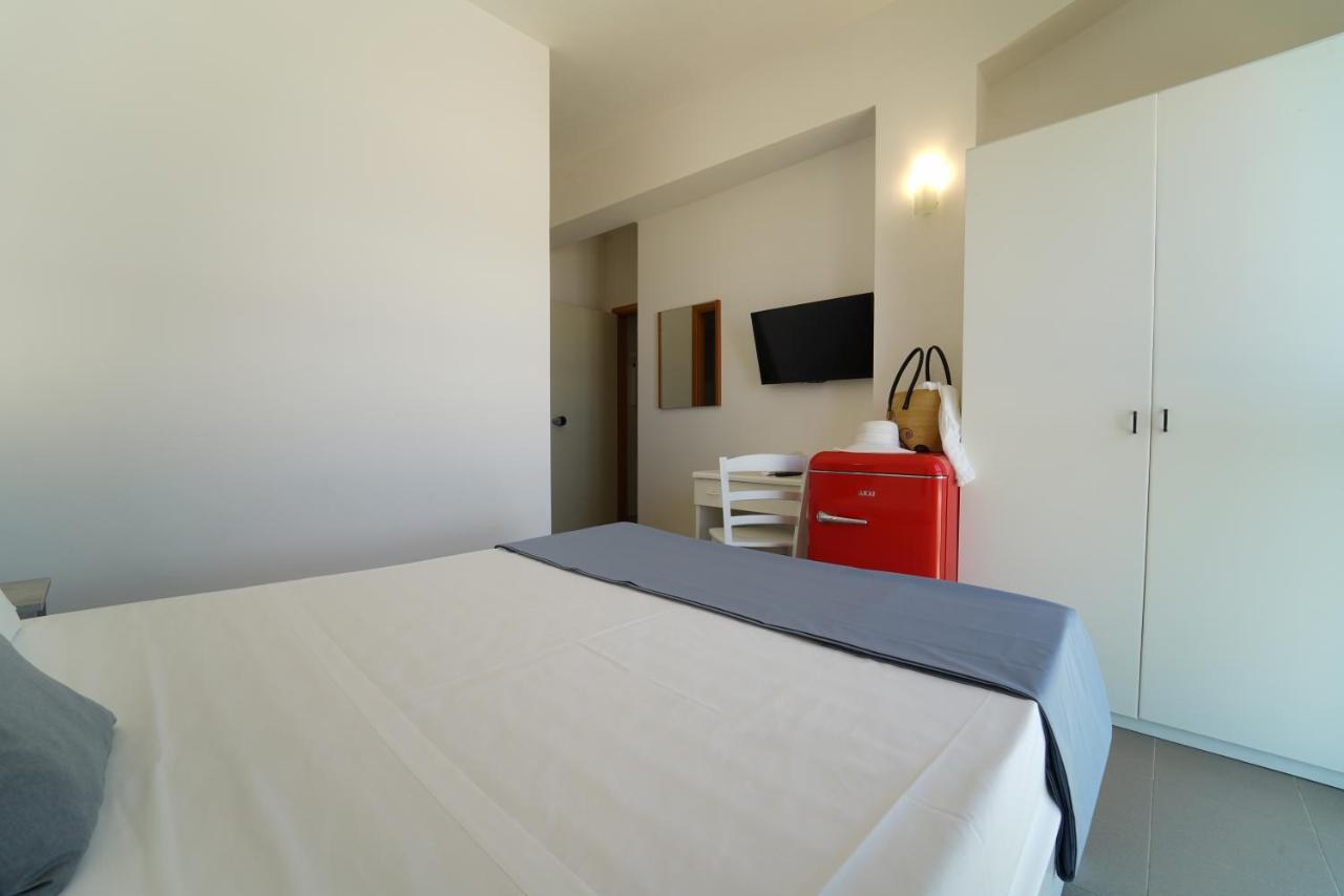 Hotel Rivabella Davoli Exterior photo